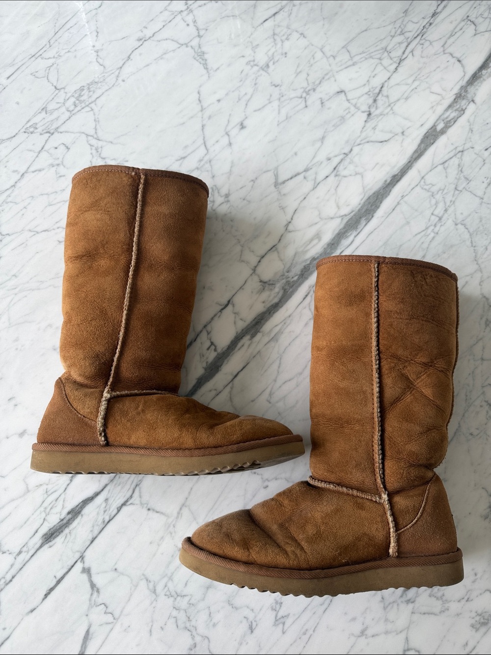 UGG
Classic Tall Boots Chestnut women’s size 8 - Picture 12 of 13